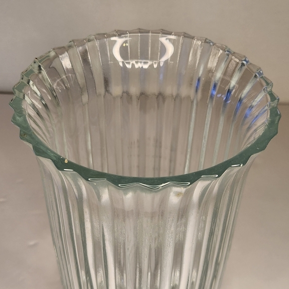 Vintage FTDA 1986 Large Crystal Glass Ribbed Flower Vase Floral Arrangements EUC - Picture 2 of 6